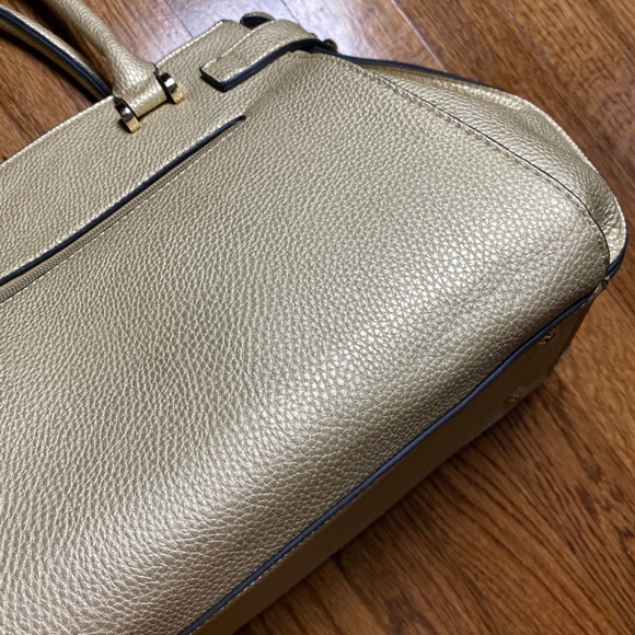 Cream Patent Leather Purse - Picture 5 of 10